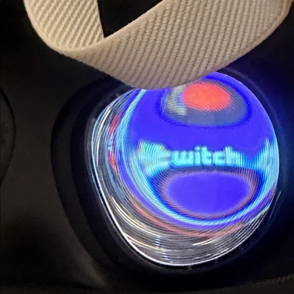 Meta Quest 3S+Batman Download with Controllers Fully functional With no Issues - Picture 8 of 9